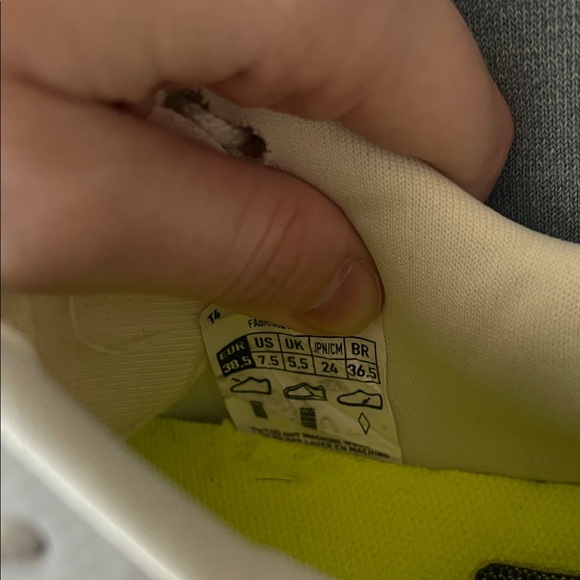 Veja White and Cream Women's Sneakers - Picture 3 of 8